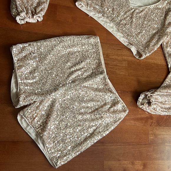 CELEBRITY SEQUIN OUTFIT - Picture 4 of 7